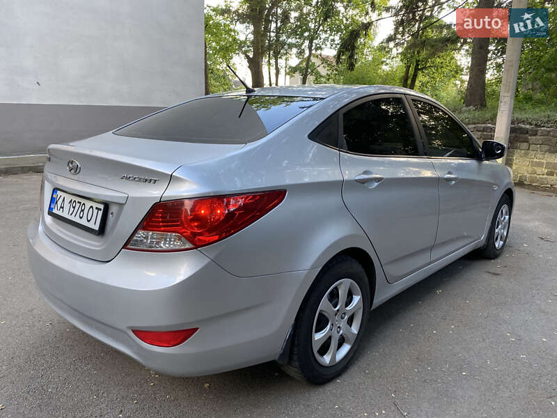 Седан Hyundai Accent 2012 в Харькове