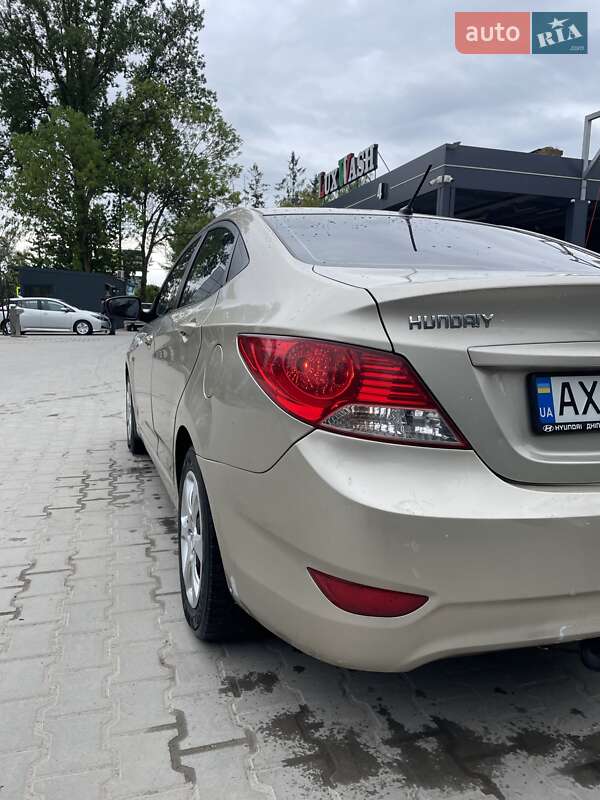 Седан Hyundai Accent 2011 в Тернополе