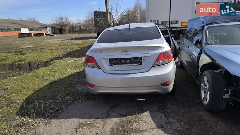 Седан Hyundai Accent 2011 в Лубнах