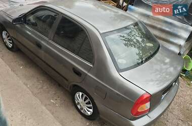 Седан Hyundai Accent 2000 в 