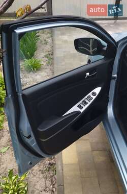 Седан Hyundai Accent 2011 в 