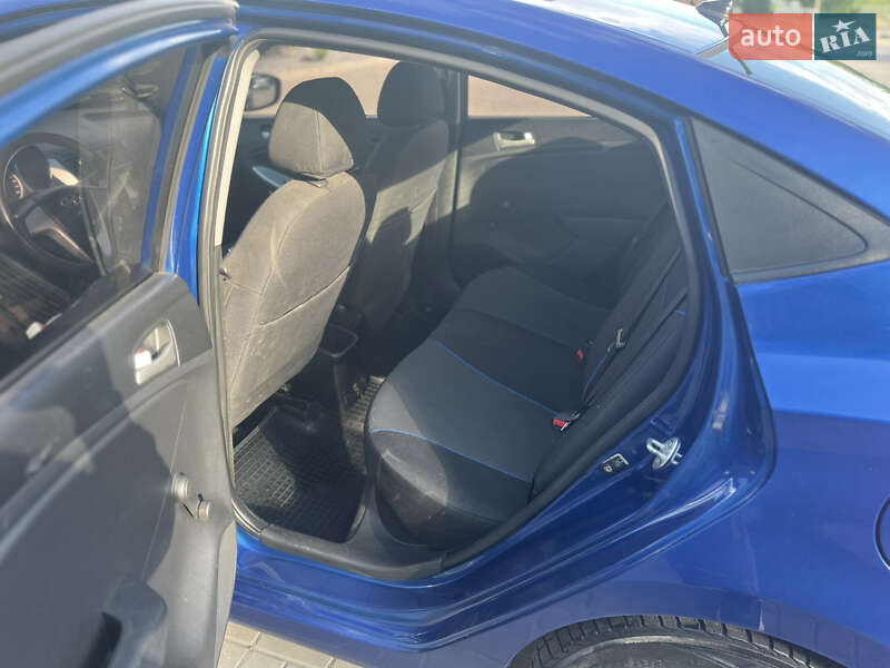 Седан Hyundai Accent 2011 в Днепре