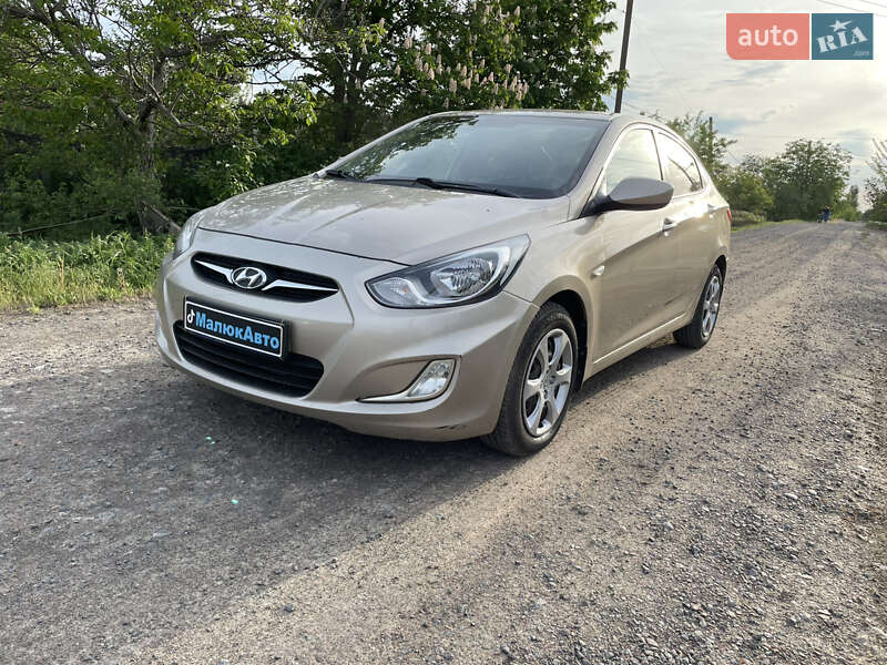 Hyundai Accent 2011