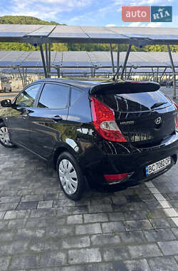 Хэтчбек Hyundai Accent 2012 в 