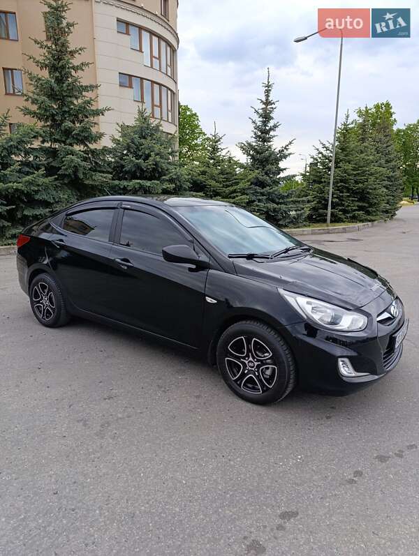 Седан Hyundai Accent 2011 в Харькове