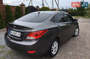 Седан Hyundai Accent 2011 в 
