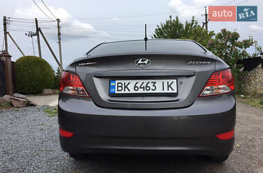 Седан Hyundai Accent 2011 в 