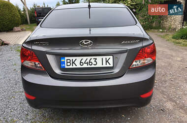 Седан Hyundai Accent 2011 в 