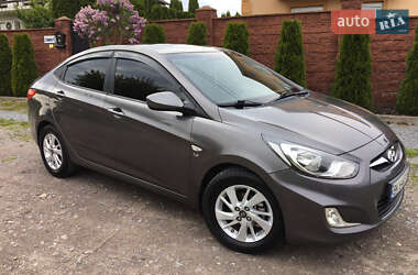 Седан Hyundai Accent 2011 в 