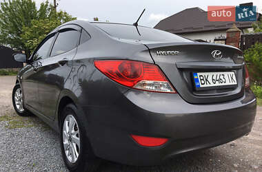 Седан Hyundai Accent 2011 в 