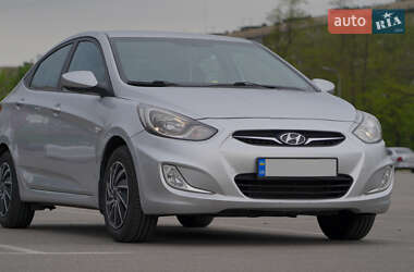 Седан Hyundai Accent 2011 в Киеве