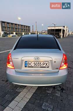 Седан Hyundai Accent 2008 в Новояворовске