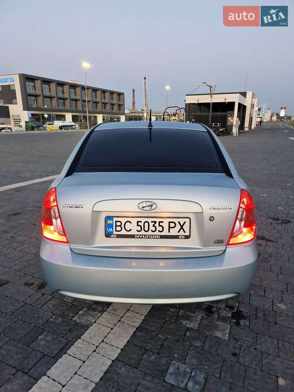 Седан Hyundai Accent 2008 в Новояворівську