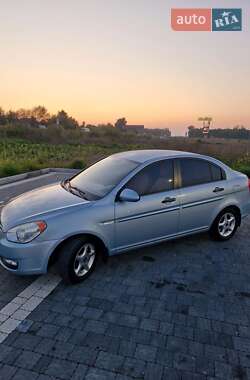 Седан Hyundai Accent 2008 в Новояворовске