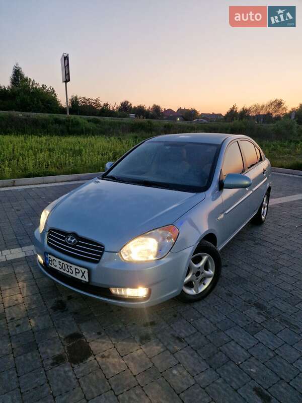 Седан Hyundai Accent 2008 в Новояворівську