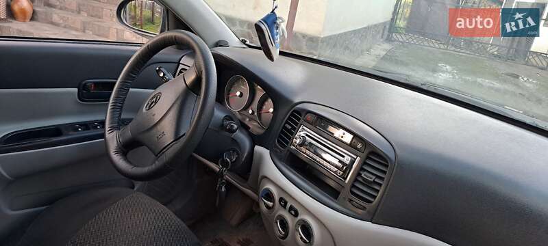 Хэтчбек Hyundai Accent 2008 в Ужгороде фото 5 Хэтчбек Hyundai Accent 2008 в Ужгороде