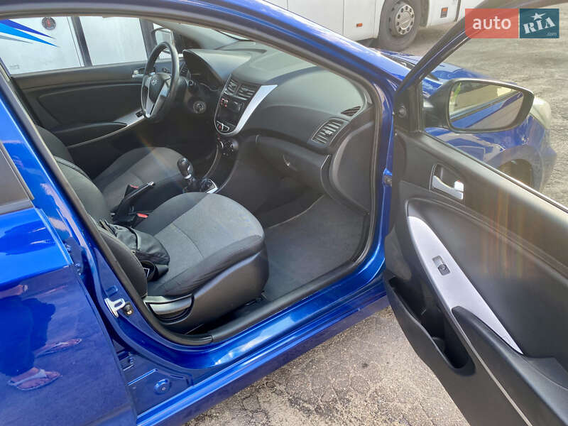 Седан Hyundai Accent 2011 в Кам'янському