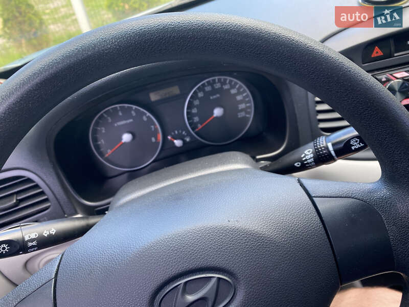 Седан Hyundai Accent 2008 в Харькове