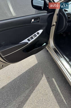 Седан Hyundai Accent 2011 в 