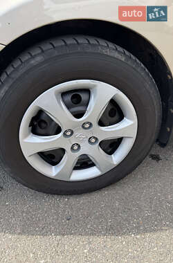 Седан Hyundai Accent 2011 в 