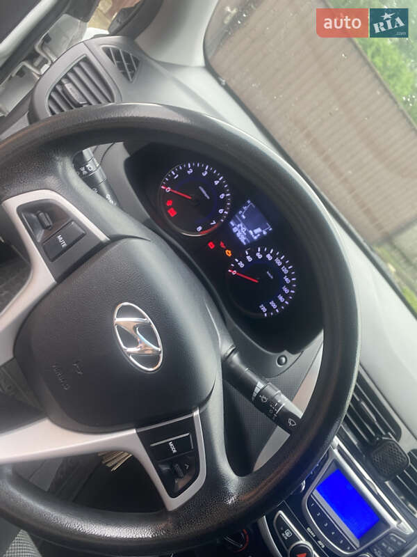 Седан Hyundai Accent 2011 в Киеве
