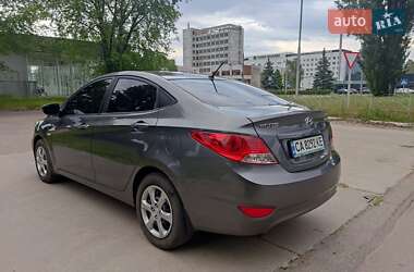 Седан Hyundai Accent 2013 в 