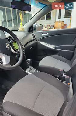 Седан Hyundai Accent 2012 в 