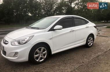 Седан Hyundai Accent 2013 в 