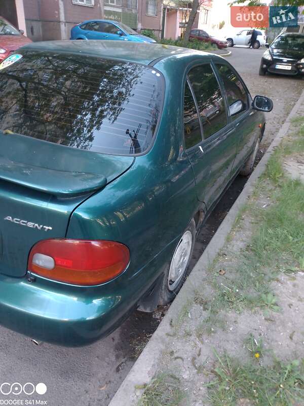 Седан Hyundai Accent 1996 в Кривом Роге