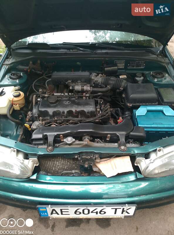 Седан Hyundai Accent 1996 в Кривом Роге