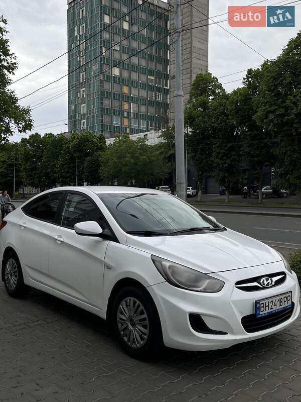 Седан Hyundai Accent 2011 в Одесі