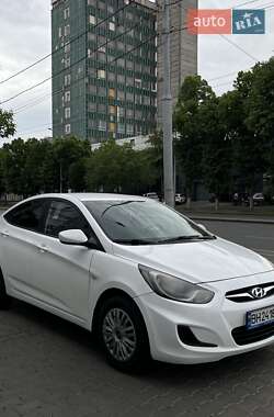 Седан Hyundai Accent 2011 в 