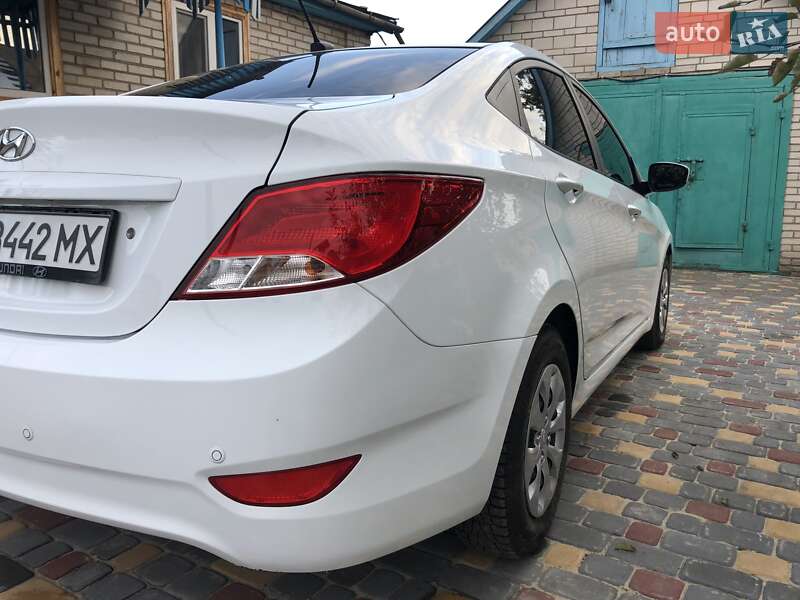 Седан Hyundai Accent 2016 в Гайсине
