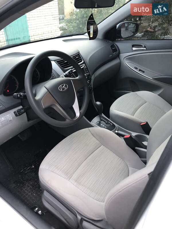Седан Hyundai Accent 2016 в Гайсине