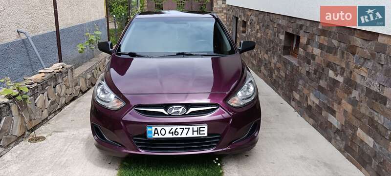 Седан Hyundai Accent 2011 в Ужгороді