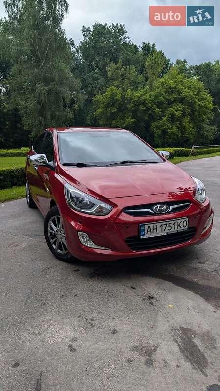 Hyundai Accent 2013