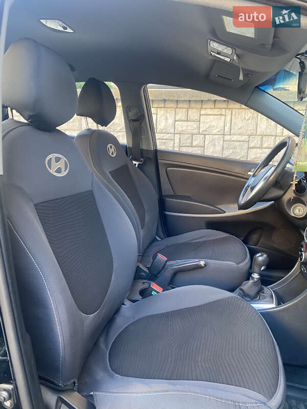 Седан Hyundai Accent 2012 в Ивано-Франковске