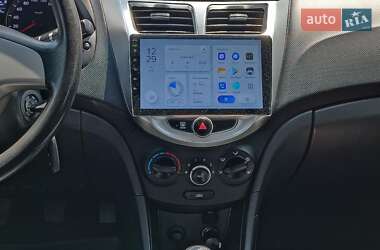 Седан Hyundai Accent 2011 в 