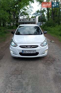 Хэтчбек Hyundai Accent 2013 в Киеве