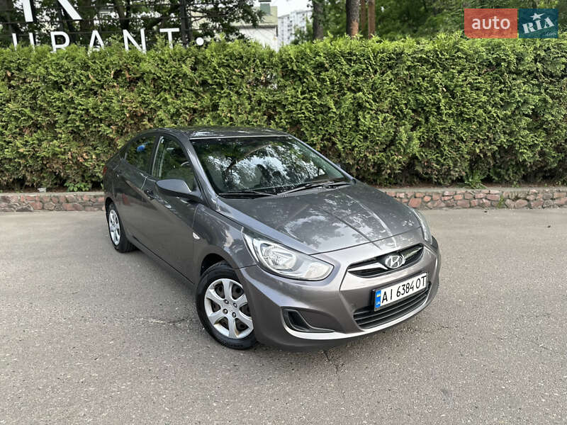 Седан Hyundai Accent 2013 в 