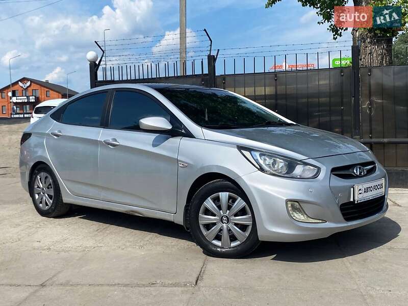 Hyundai Accent 2012