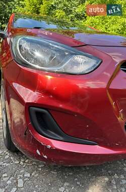 Хэтчбек Hyundai Accent 2013 в 