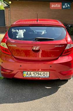 Хэтчбек Hyundai Accent 2013 в 