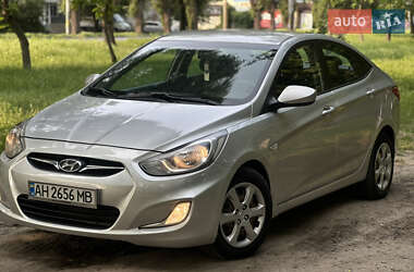 Седан Hyundai Accent 2012 в Павлограде