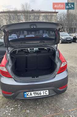 Хэтчбек Hyundai Accent 2012 в 