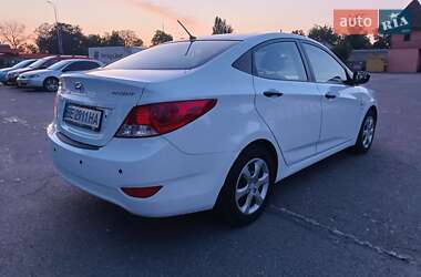 Седан Hyundai Accent 2013 в 