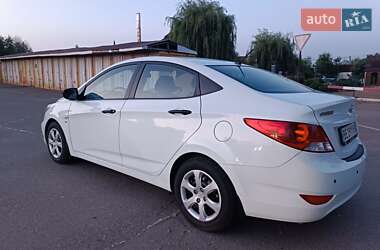 Седан Hyundai Accent 2013 в 