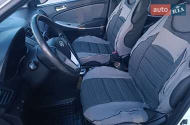 Седан Hyundai Accent 2013 в 