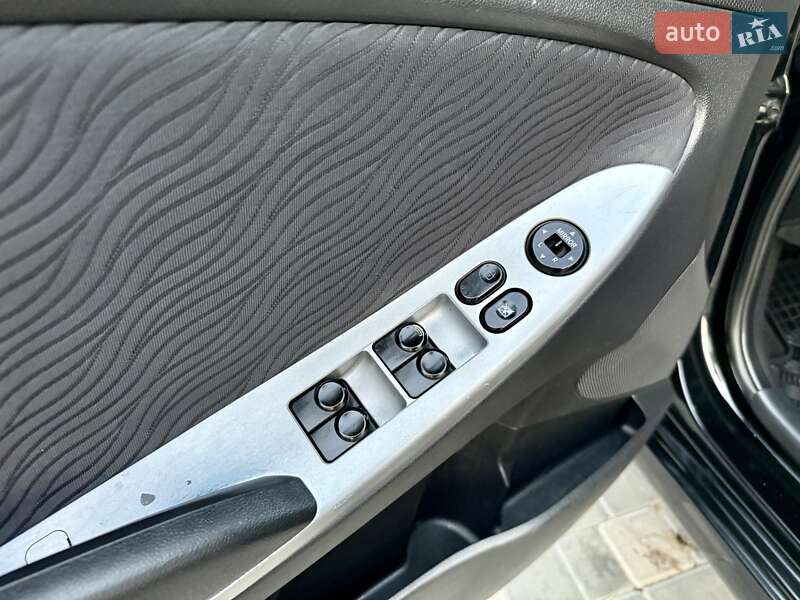 Седан Hyundai Accent 2012 в Одессе