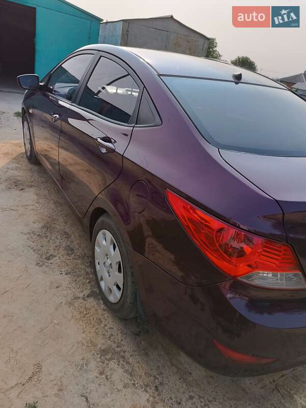 Седан Hyundai Accent 2011 в Чугуєві